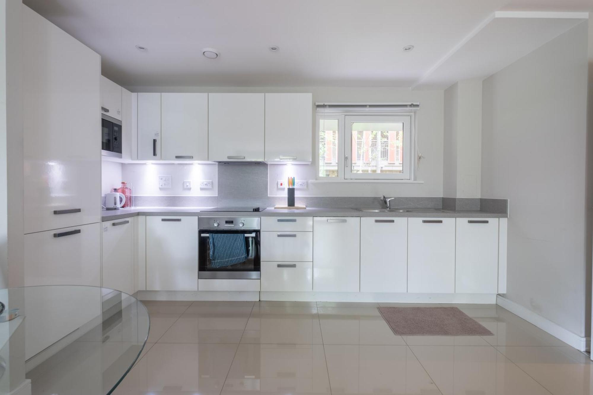 Brand New London Flat With Car Park Apartment Екстериор снимка