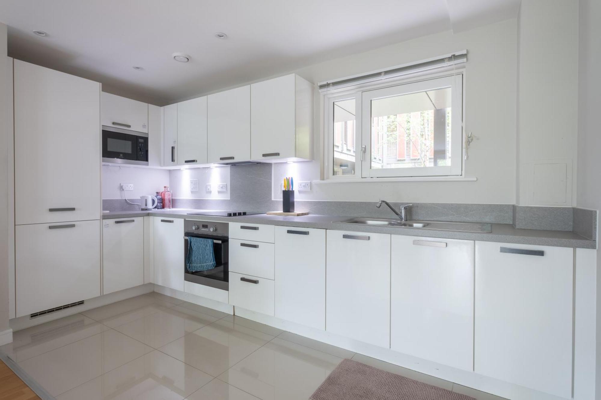 Brand New London Flat With Car Park Apartment Екстериор снимка