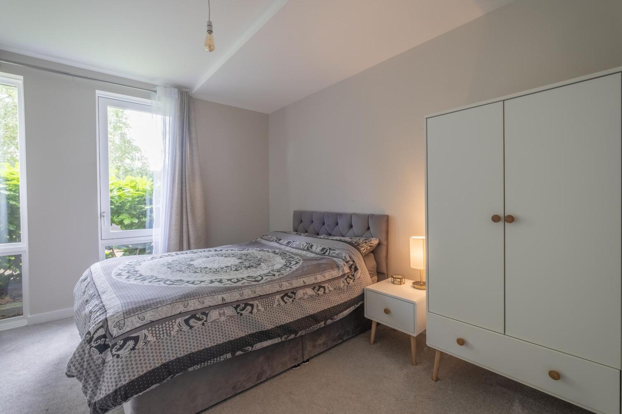 Brand New London Flat With Car Park Apartment Екстериор снимка