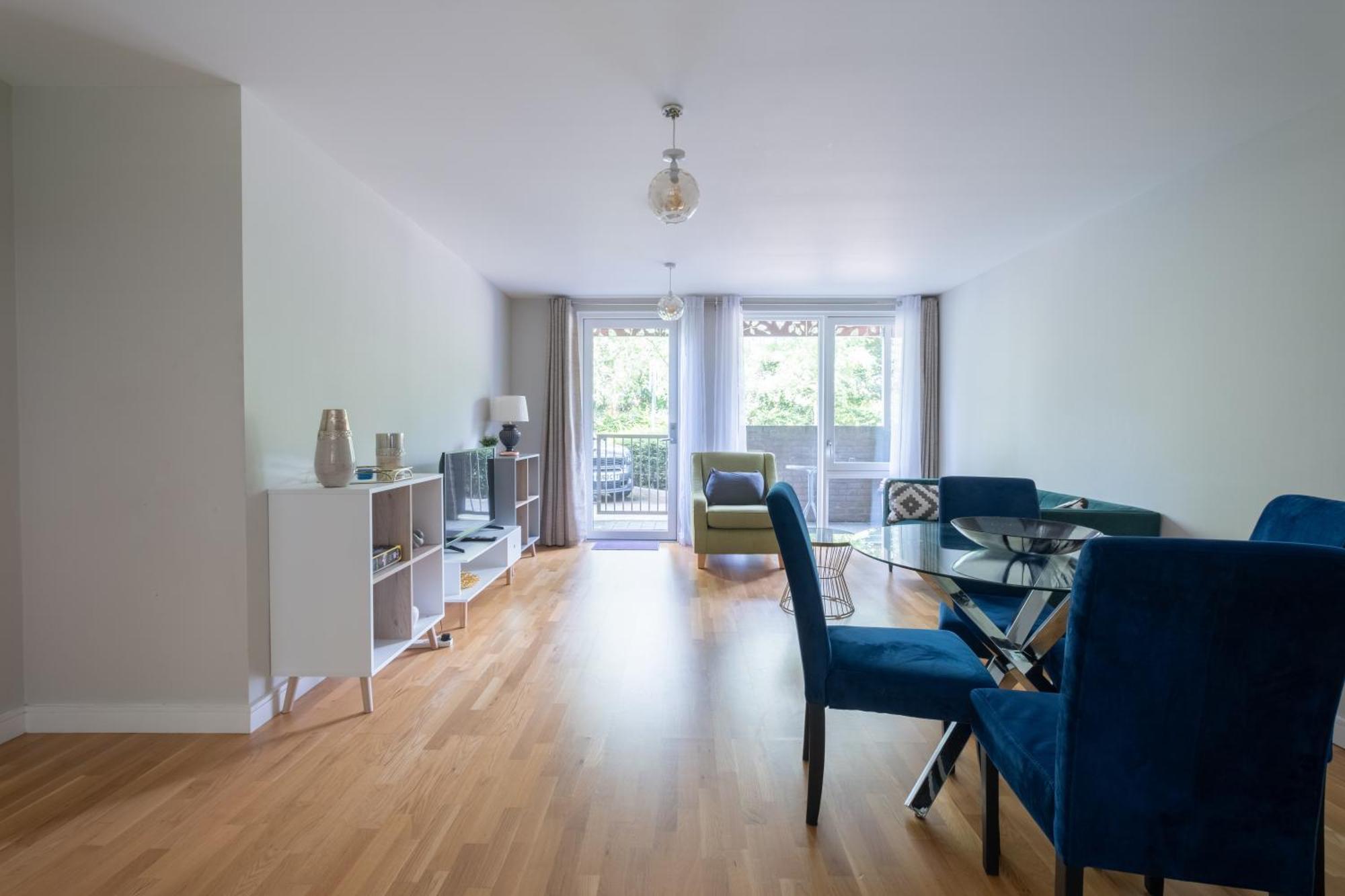 Brand New London Flat With Car Park Apartment Екстериор снимка